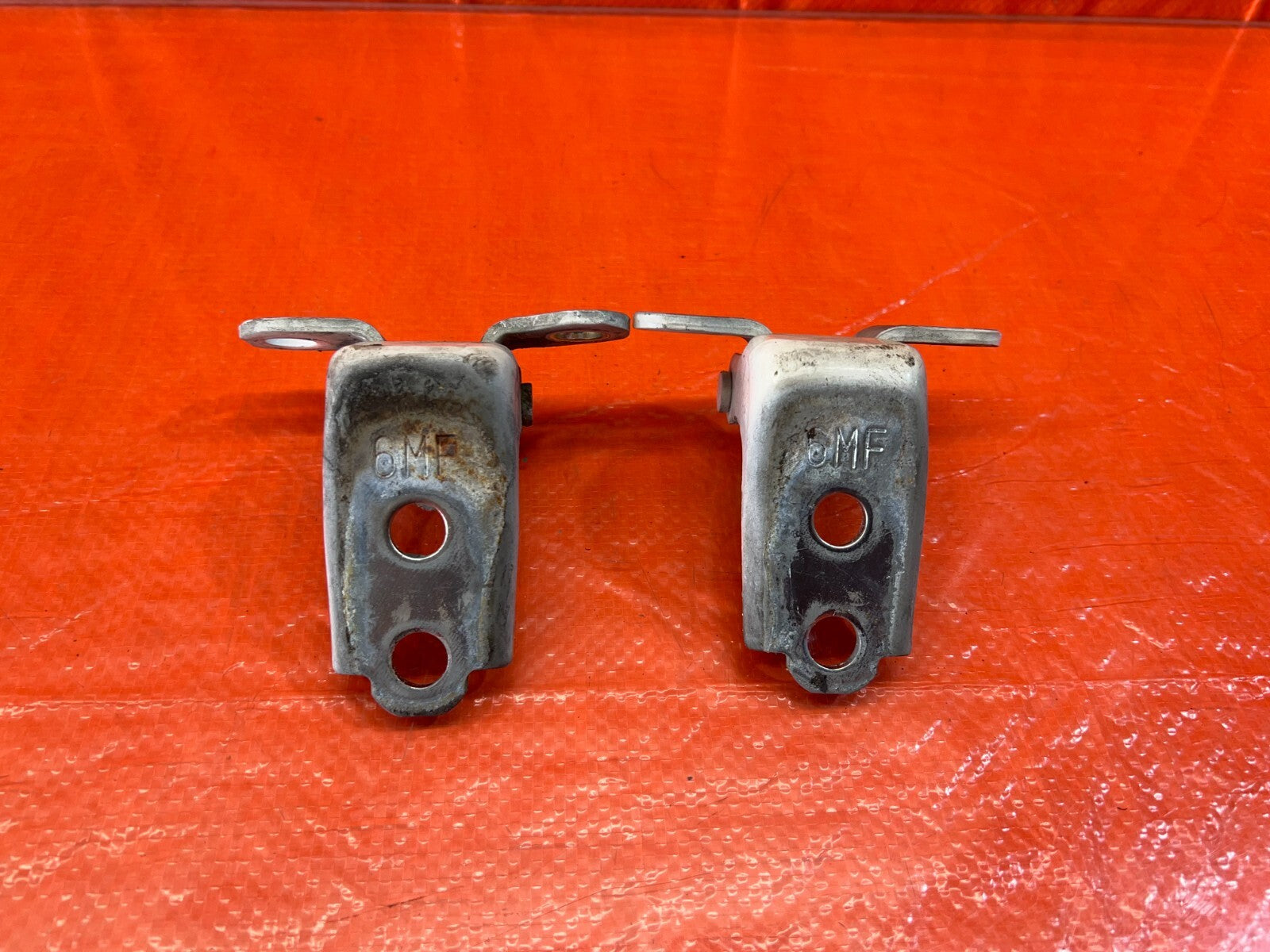 02 06 ACURA RSX   PASSENGER RIGHT FRONT DOOR HINGE SET UPPER LOWER   OEM #14910