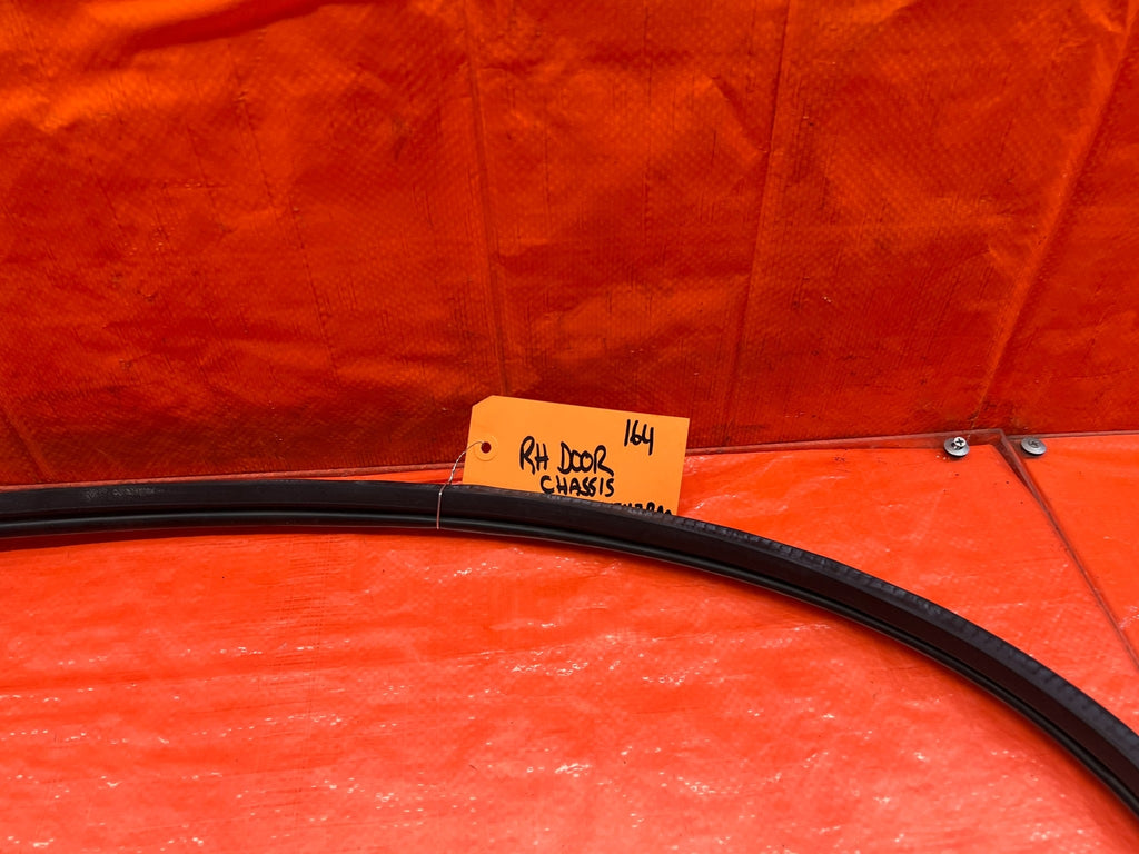13 16 SCION FRS   13 16 SCION FRS   RIGHT DOOR TO CHASSIS WEATHER STRIP OPENING5