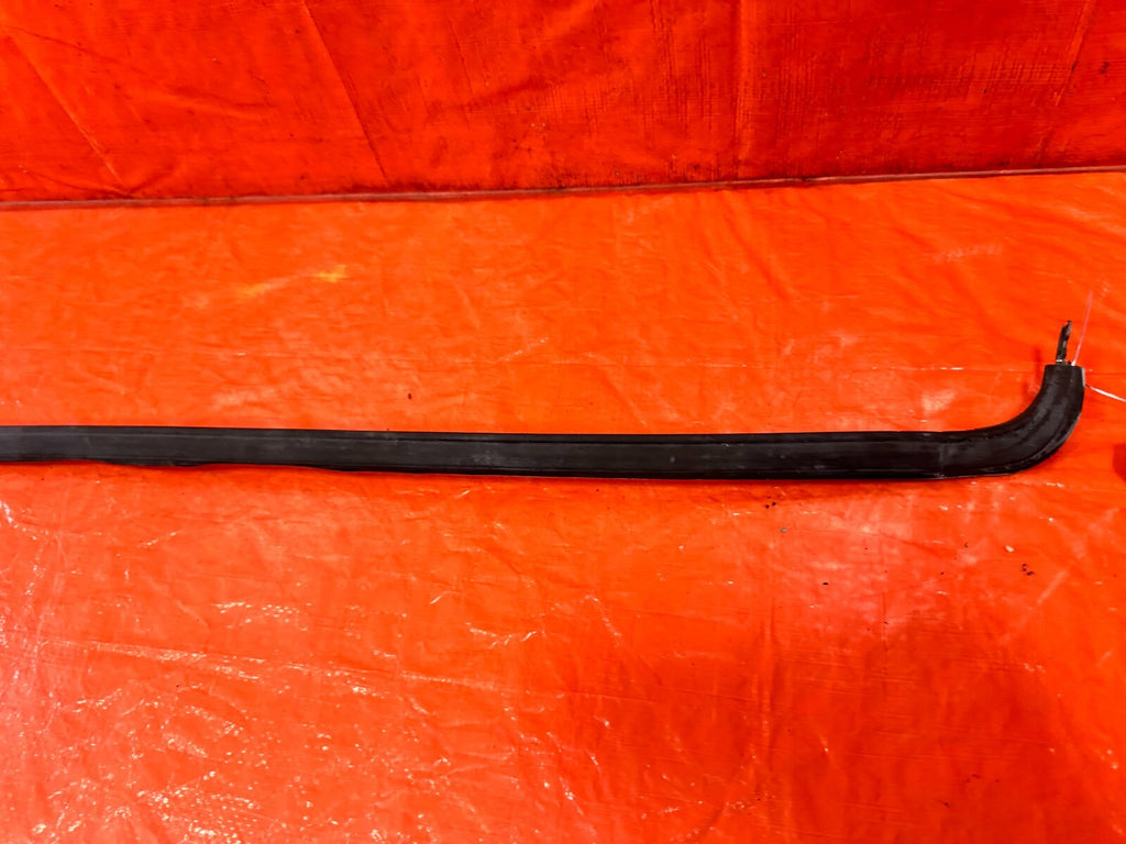 88 91 HONDA CRX   WINDSHIELD TRIM GARNISH MOLDING DRIVER LEFT   OEM #2773