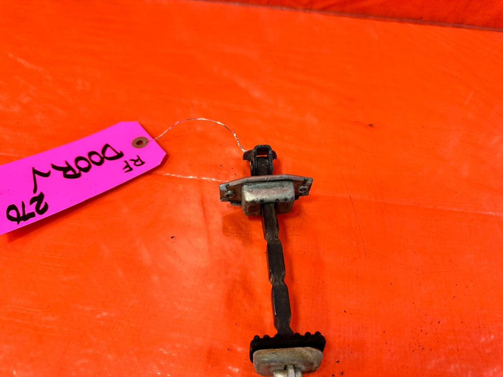 06 11 CIVIC 4D SEDAN   PASSENGER RIGHT FRONT DOOR CHECKER HINGE ARM STOPPER #2709