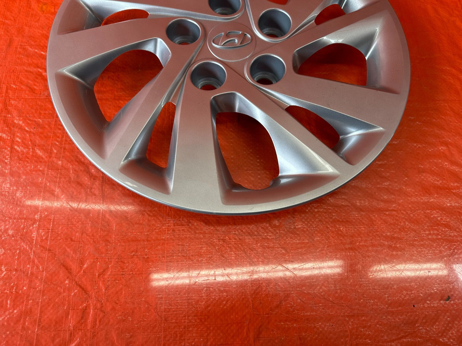 17 20 HYUNDAI ELANTRA NEW PLASTIC FACTORY HUB CAP WHEEL COVER TRIM 52960 F200010
