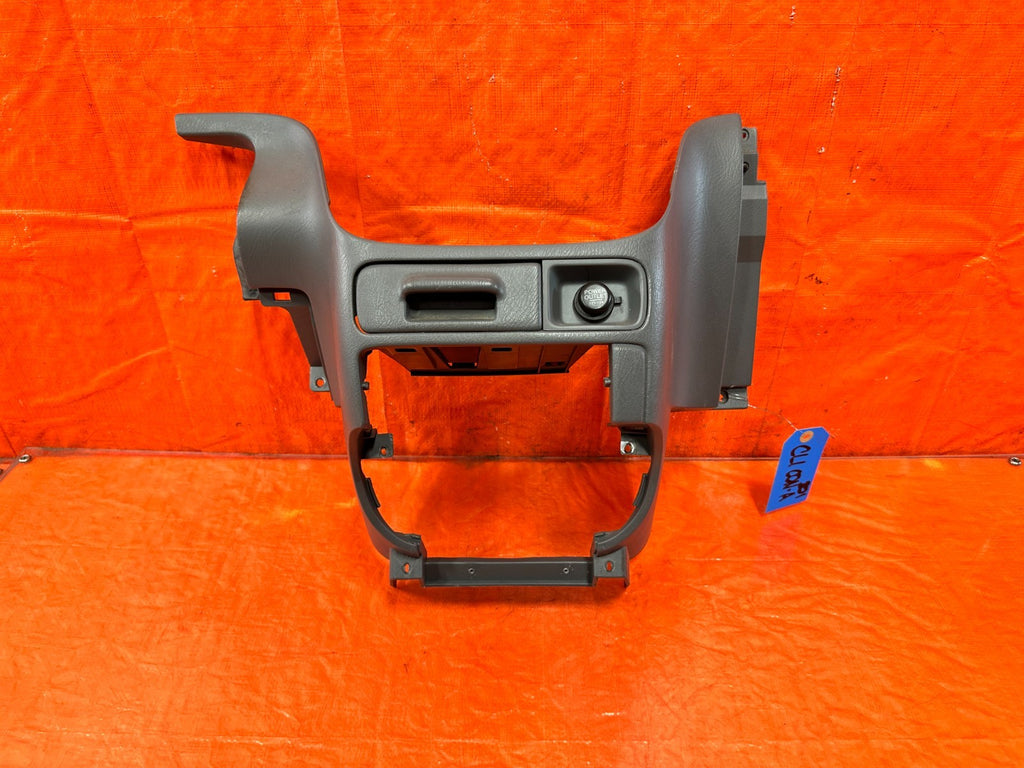 97 98 HONDA CR V CRV   DASHBOARD MOUNTED CENTER CONSOLE ASH TRAY 12V OEM 3010