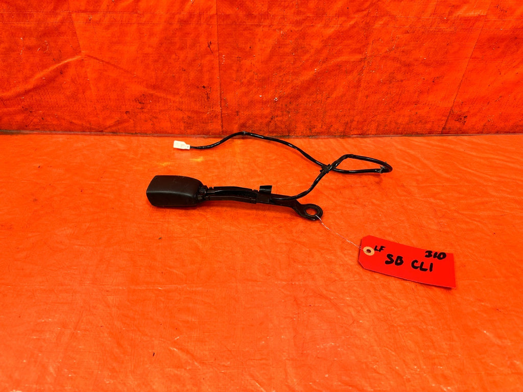 09 15 INFINITI G37 CONVERTIBLE   DRIVER LEFT FRONT SEAT BELT CLIP BUCKLE OEM 3100