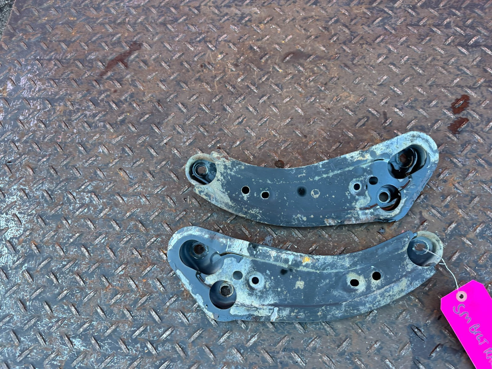 2013 13 INFINITI G37 S CONVERTIBLE   FRONT SUB FRAME BRACKETS   OME #2784