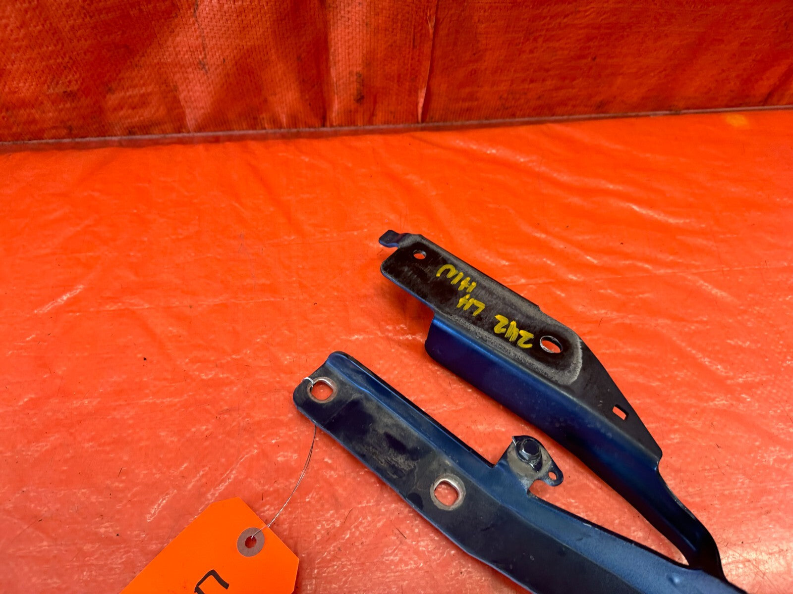 14 20 INFINITI Q50   DRIVER LEFT   HOOD HINGE   OEM FACTORY OE #2422