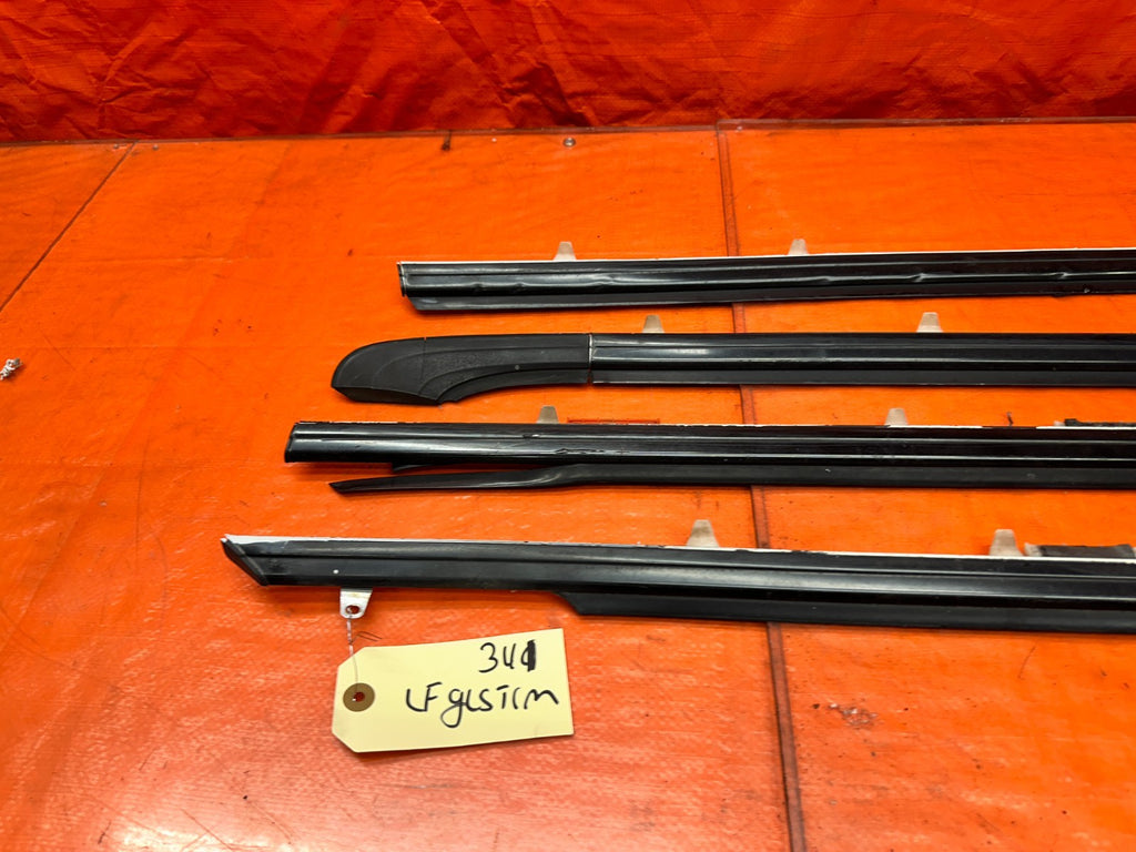 94-01 ACURA INTEGRA 4D 1.8L DOOR WINDOW GLASS TRIM DRIP RETAINER SET OF 4 #34115
