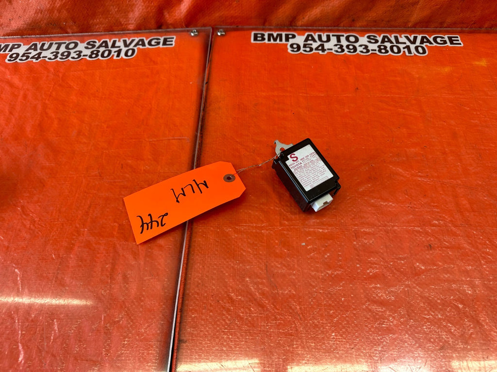 07 12 LEXUS ES350   SMART DOOR CONTROL RECEIVER   OEM FACTORY #2440