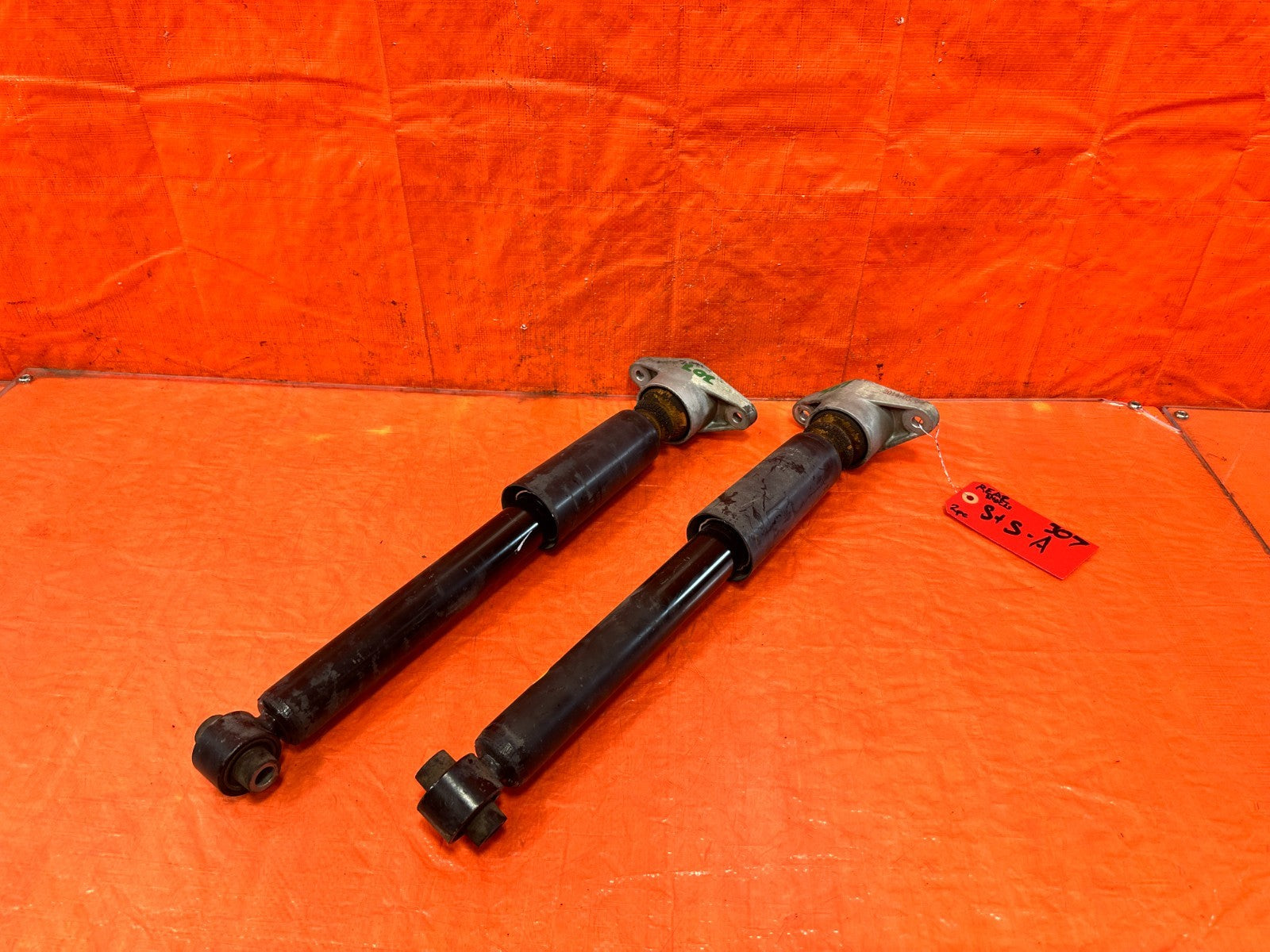 07 11 HONDA CIVIC SI SEDAN   REAR SHOCKS & SPRINGS LEFT AND RIGHT FACTORY   3070
