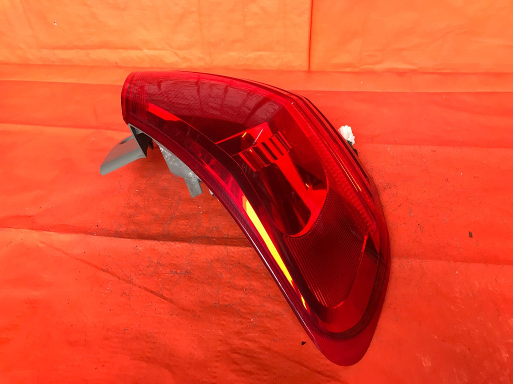 OEM 2010 2011 2012 NISSAN ROGUE DRIVER LEFT OUTER TAIL LIGHT LAMP L LH 10 11 126