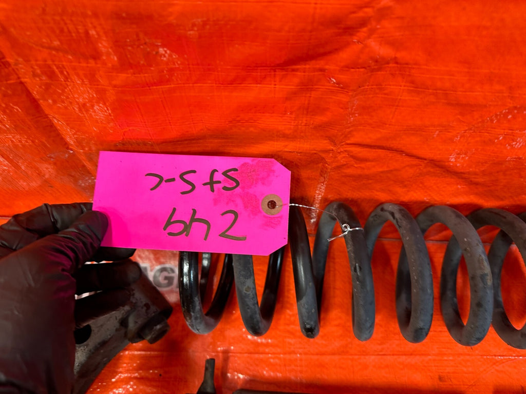 96 00 TOYOTA TACOMA   2.4L   MANUAL ONLY   RIGHT FRONT SPINDLE W/ CONTROL ARMS9