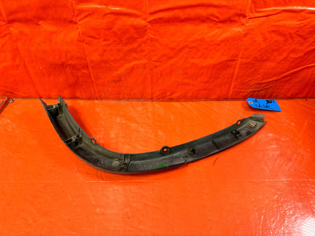 97 01 HONDA CR V CRV   DRIVER LEFT REAR   FENDER TRIM FENDER ARCH   OEM #3016