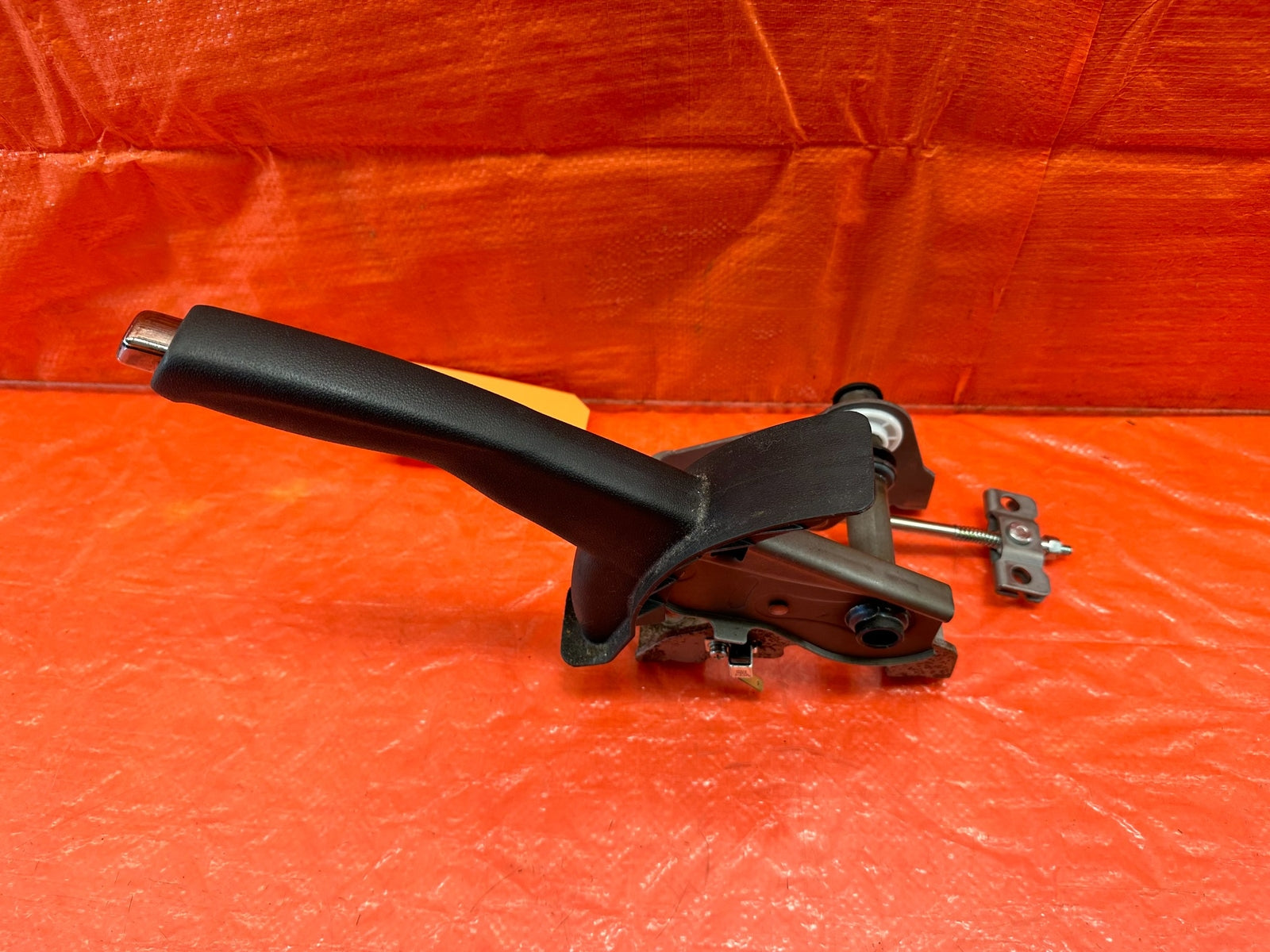 13 16 HYUNDAI GENESIS COUPE   LEATHER EMERGENCY PARKING BRAKE HANDLE OEM #21912