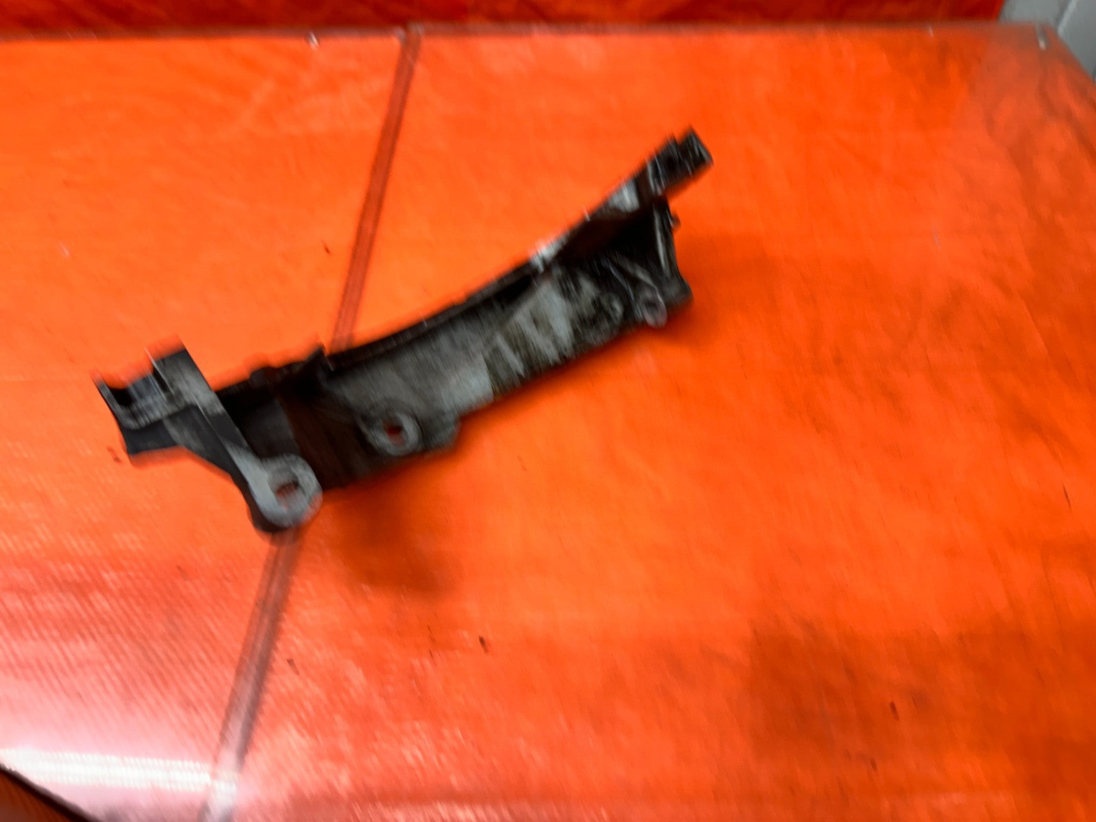 97 01 HONDA PRELUDE 2.2L MT MANUAL TRANSMISSION ALUMINUM LOWER MOUNT BRACKET #3311
