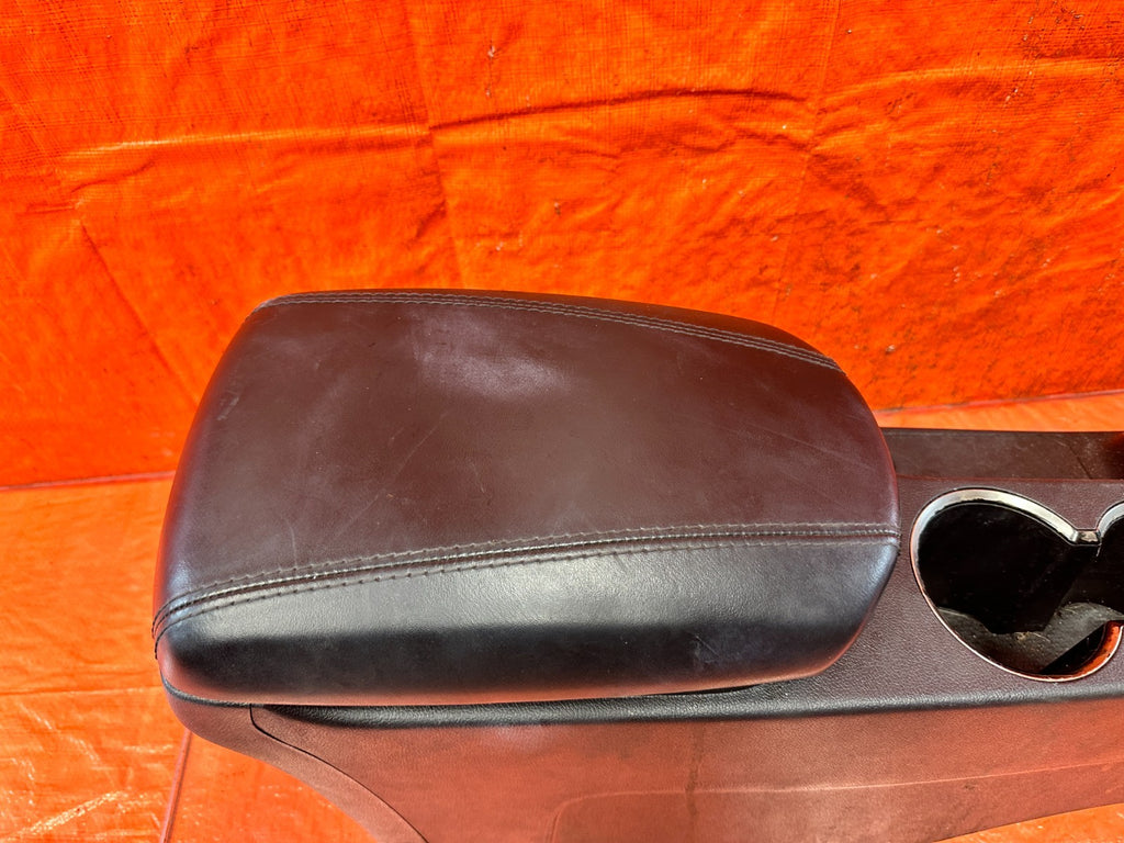 13 16 HYUNDAI GENESIS COUPE   ARM REST / CENTER CONSOLE STORAGE COMPARTMENT 3266