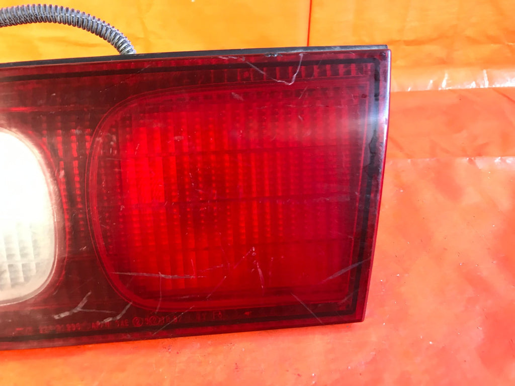 OEM 1998 1999 98 99 ACURA INTEGRA SEDAN PASSENGER RIGHT INNER TAIL LIGHT TRUNK 1