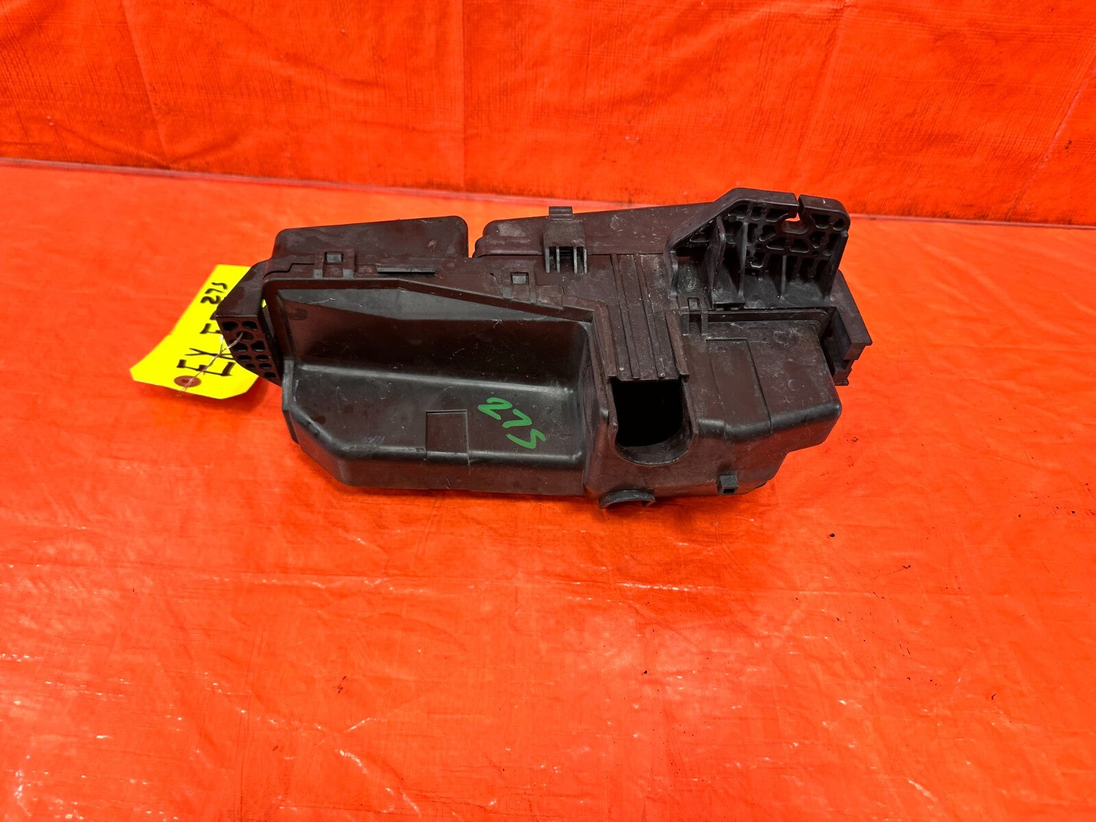 06 08 ACURA TSX   EXTERIOR ENGINE BAY UNDER HOOD   FUSE BOX PANEL   OEM 2754