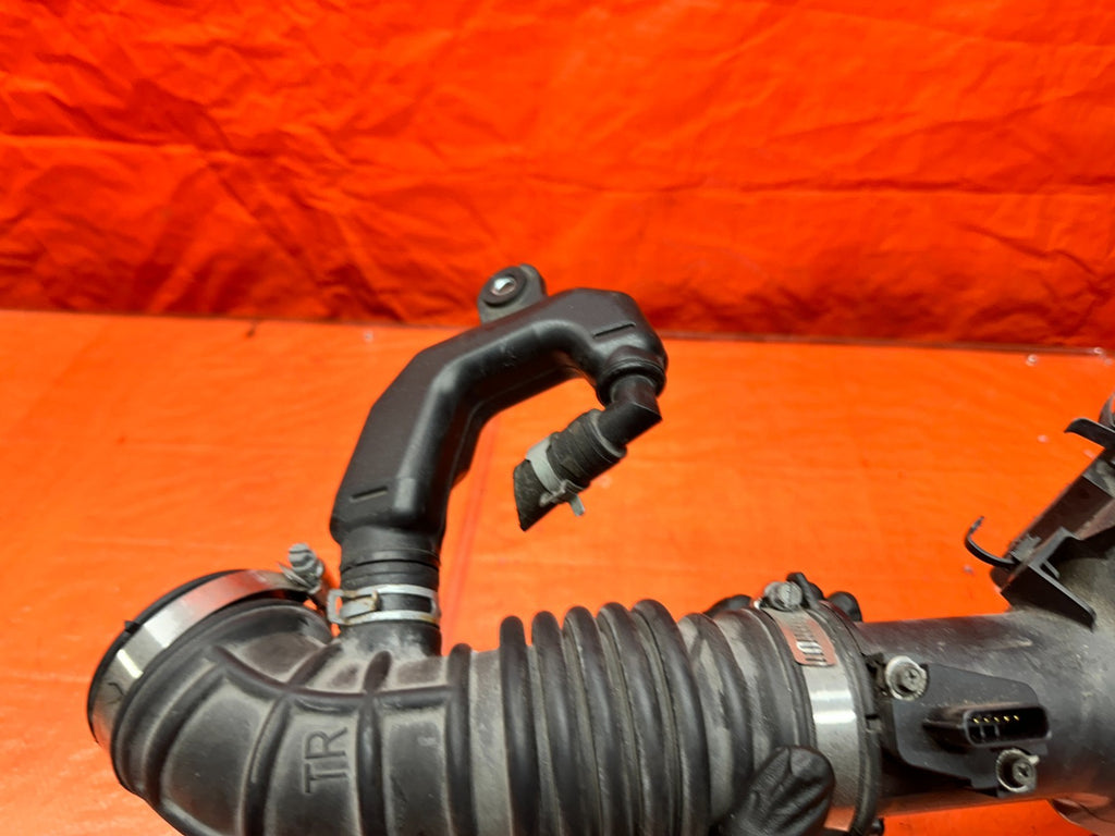 14-15 INFINITI Q50 4D 3.7L VQ37VHR RIGHT PASSENGER AIR INTAKE BOX TUBE OEM #Q5010