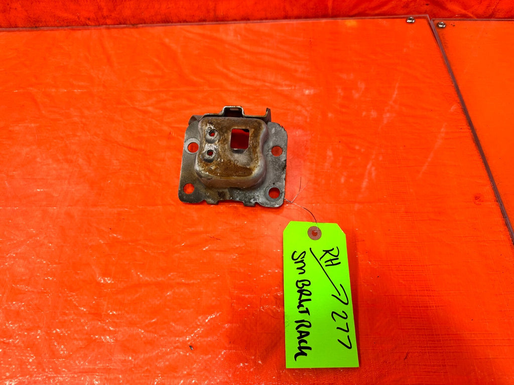 88 89 HONDA CRX   RIGHT FRONT   RE BAR CRASH BAR BEAM   MOUNTING BRACKET OEM 2770