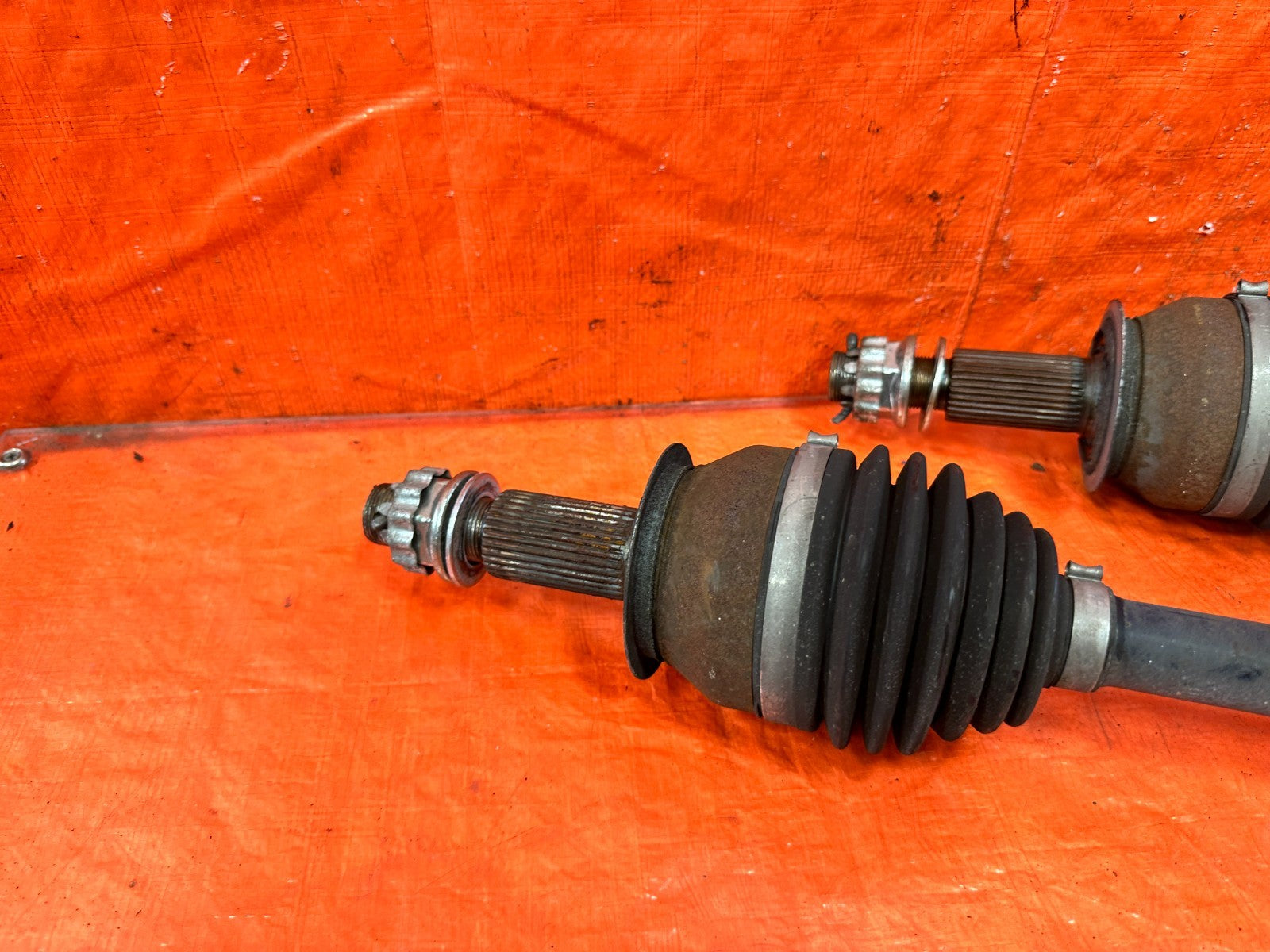 08 15 INFINITI G37 & Q60   LEFT & RIGHT   MANUAL STICK SHIFT AXLES   OEM #3105