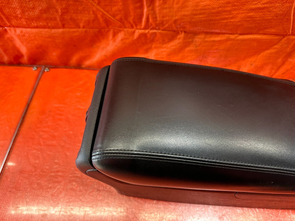 09 13 INFINITI G37 SEDAN   ARM REST / CENTER CONSOLE STORAGE COMPARTMENT OEM 2385