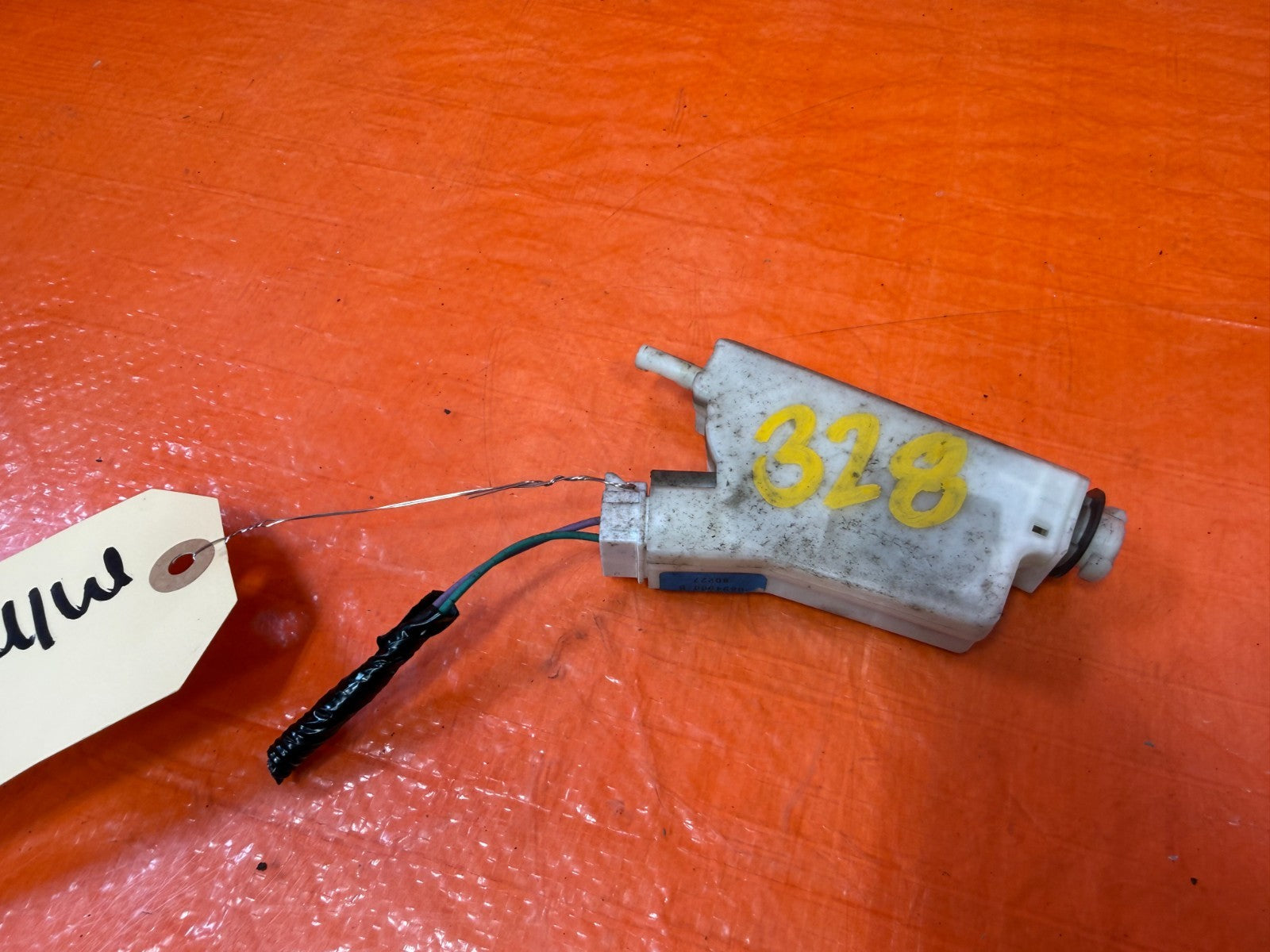 08 15 INFINITI G37 & Q60    2D COUPE   FUEL LID RELEASE MOTOR PUMP SWITCH   3286