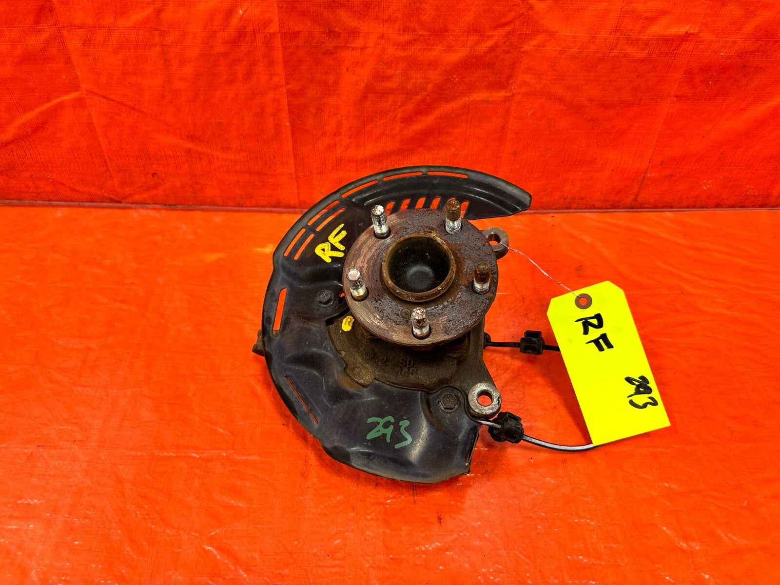 13 16 SCION FRS BRZ 86   PASSENGER RIGHT FRONT SPINDLE KNUCKLE HUB   OEM #2930