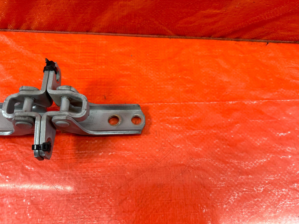 08 15 LANCER EVOLUTION X EVO 10   DOOR HINGE SET UPPER & LOWER LEFT FRONT 2144