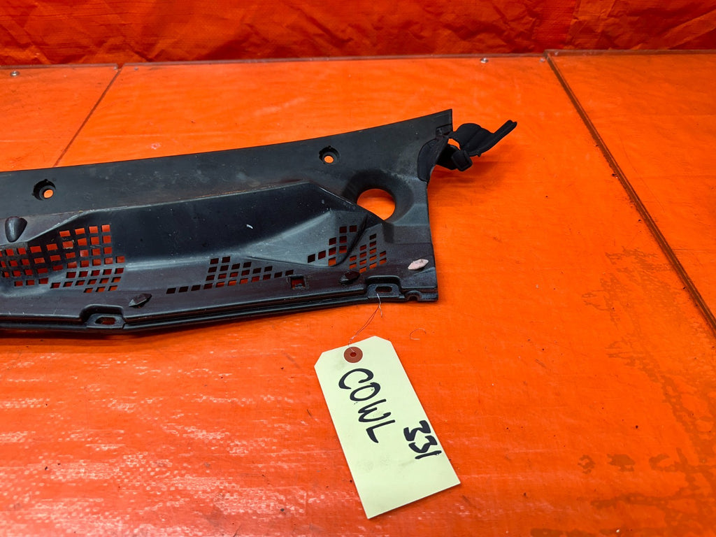 94 01 ACURA INTEGRA FRONT WINDSHIELD WIPER COWL PLASTIC TRIM OEM #3314