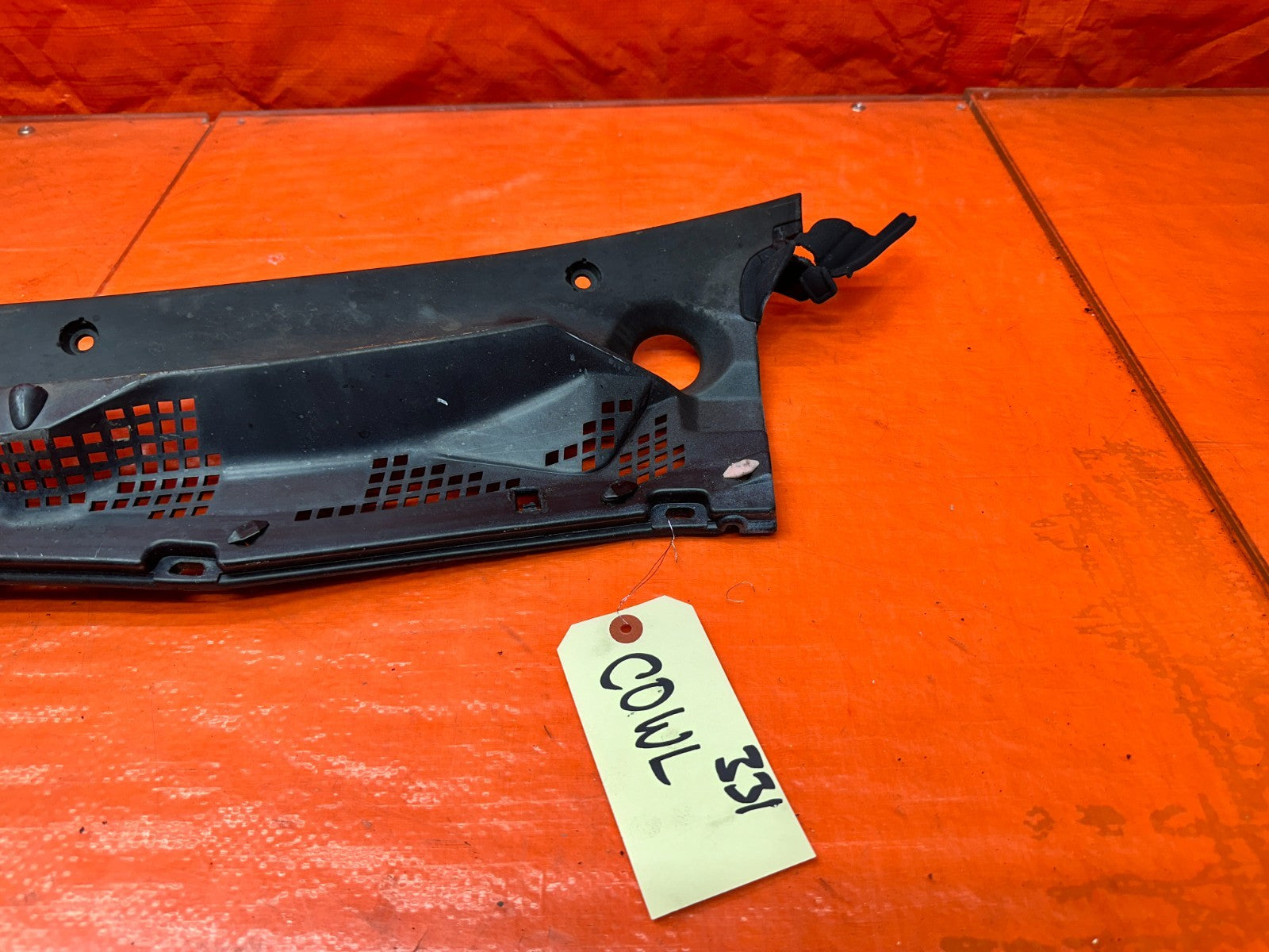 94 01 ACURA INTEGRA FRONT WINDSHIELD WIPER COWL PLASTIC TRIM OEM #3314