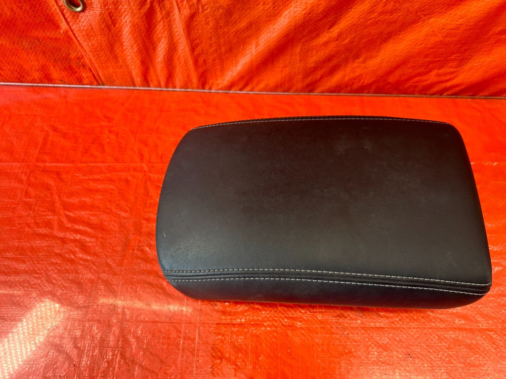 16 20 INFINITI Q50 & Q60   ARM REST CENTER CONSOLE FLIP UP LID TRIM   OEM #2226