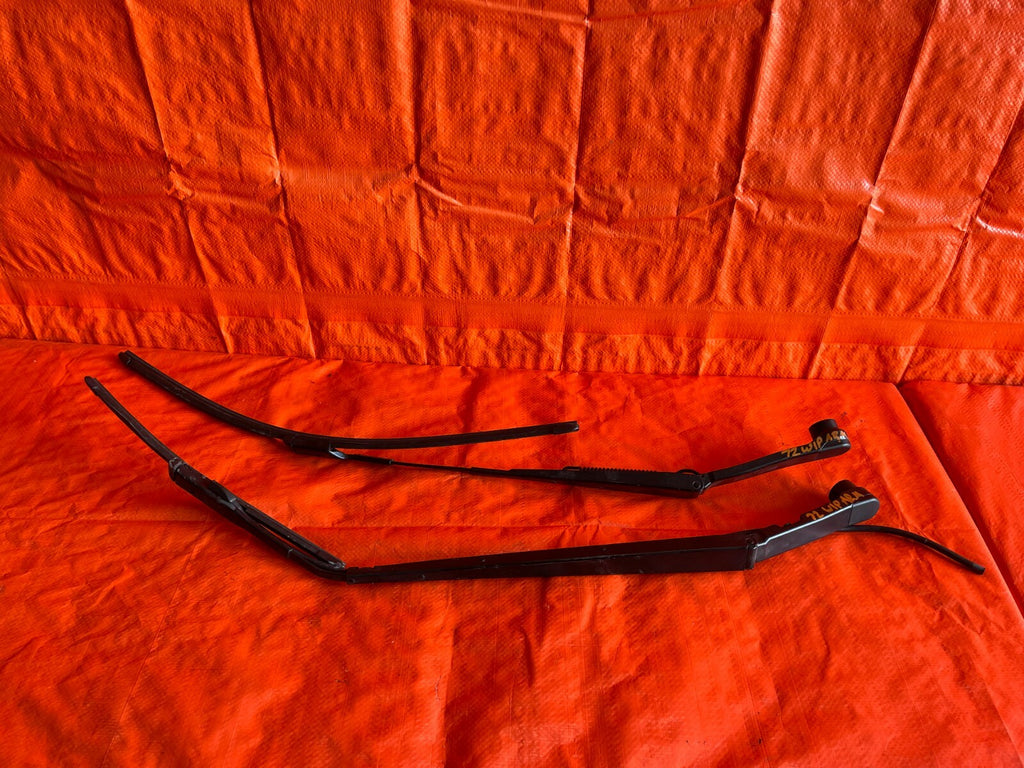 18 21 SUBARU CROSSTREK   WINDSHIELD WIPER ARMS WIPER ARM SET LEFT RIGHT OEM #720
