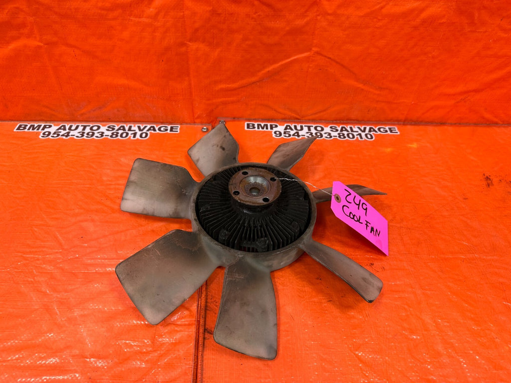 96 00 TOYOTA TACOMA   RADIATOR SHROUD COOLING FAN BLADE AND MOTOR   OEM #2490