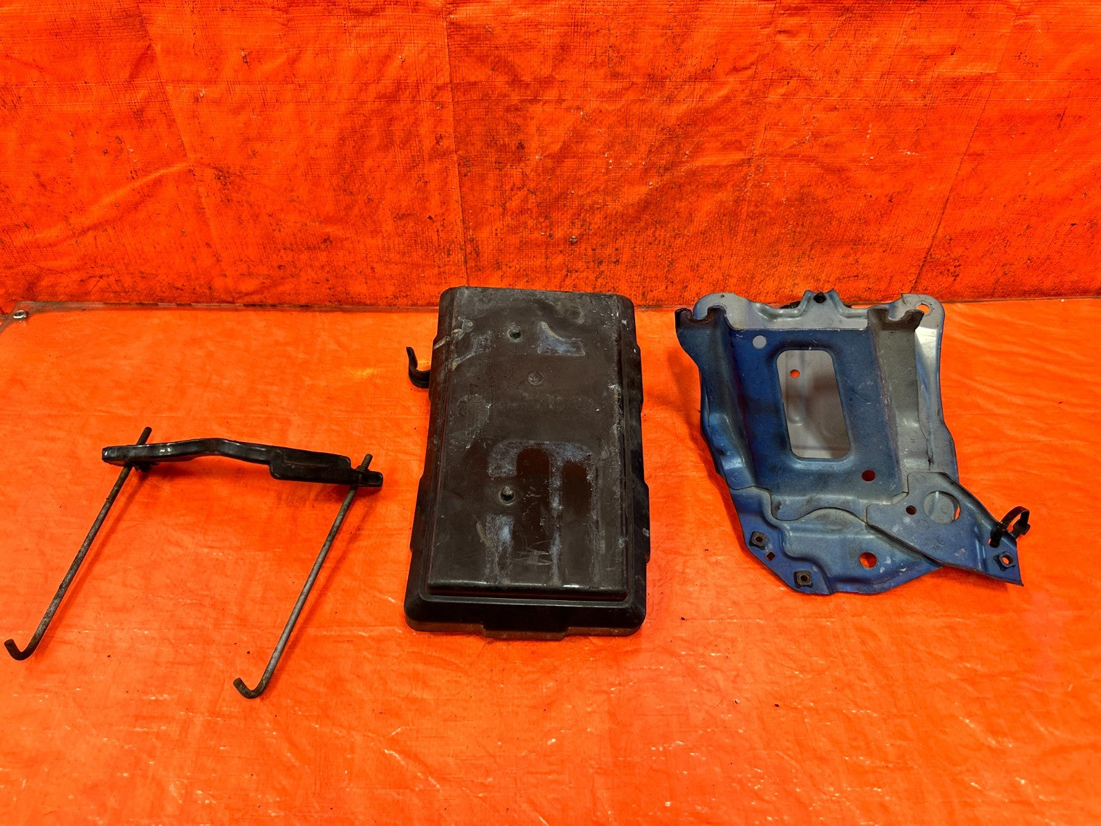 04 08 ACURA TSX   BATTERY TRAY   OEM FACTORY #3225