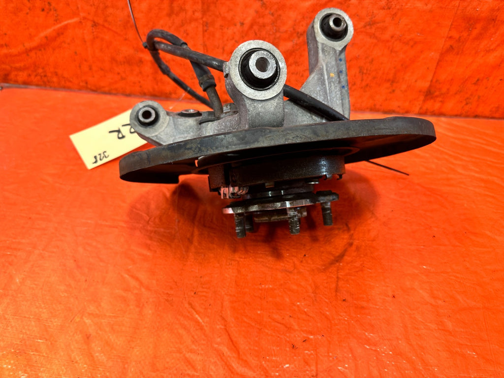 08 15 INFINITI G37 & Q60   SPORT ONLY   RIGHT REAR SPINDLE KNUCKLE HUB OEM #32815
