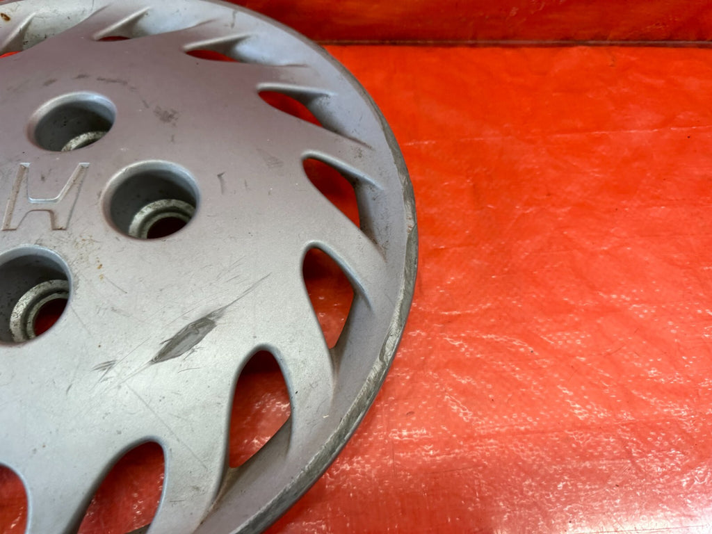 92 95 HONDA CIVIC   FACTORY WHEEL HUB CAP WHEEL PLASTIC COVER   OEM FACTORY OE 17
