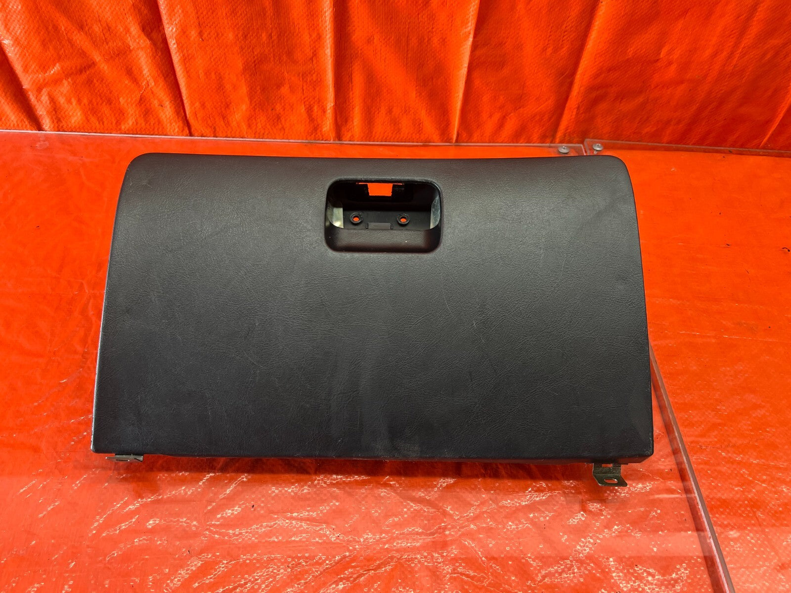 94 01 ACURA INTEGRA 2 & 4 DOOR   GLOVE BOX   BLACK   NO LOCK PRESENT   OEM #1190