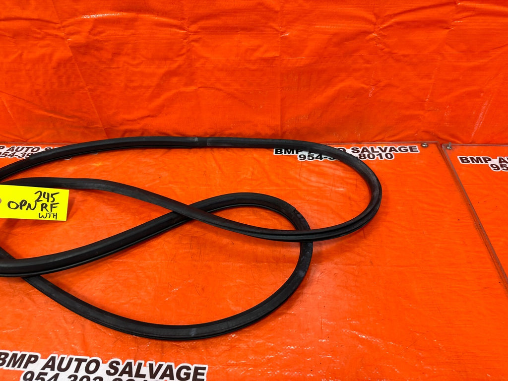 08 15 INFINITI G37 Q60 COUPE   CHASSIS TO DOOR OPEN TRIM WEATHER STRIP RIGHT 2455