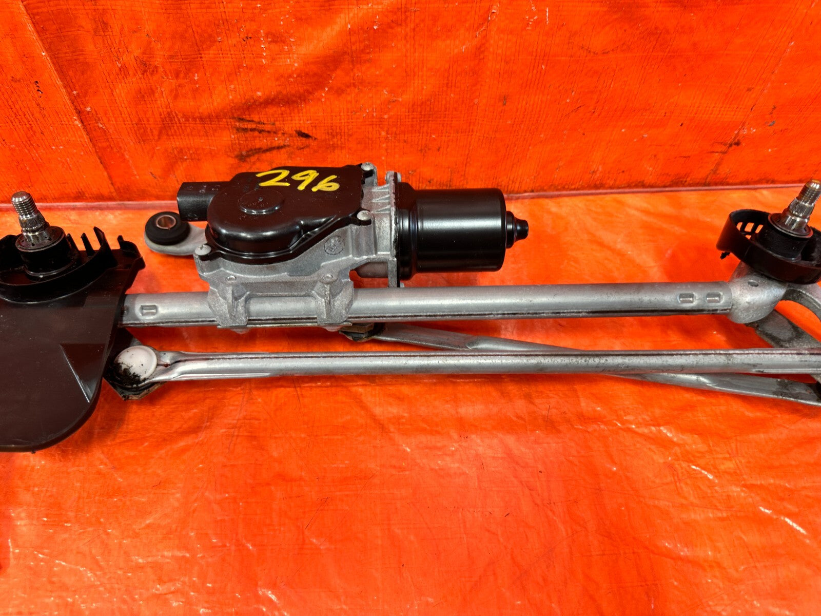 14 20 INFINITI Q50 Q60   WINDSHIELD WIPER MOTOR W/ LINKAGE   OEM FACTORY 2963