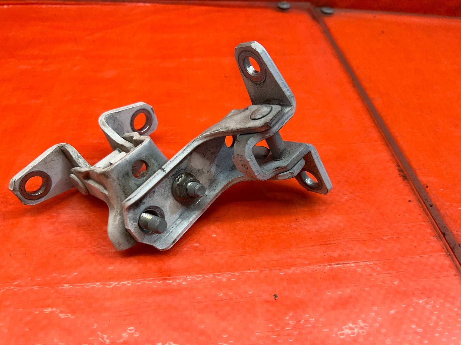 08 15 LANCER EVOLUTION X EVO 10   DOOR HINGE SET UPPER & LOWER RIGHT REAR 1755
