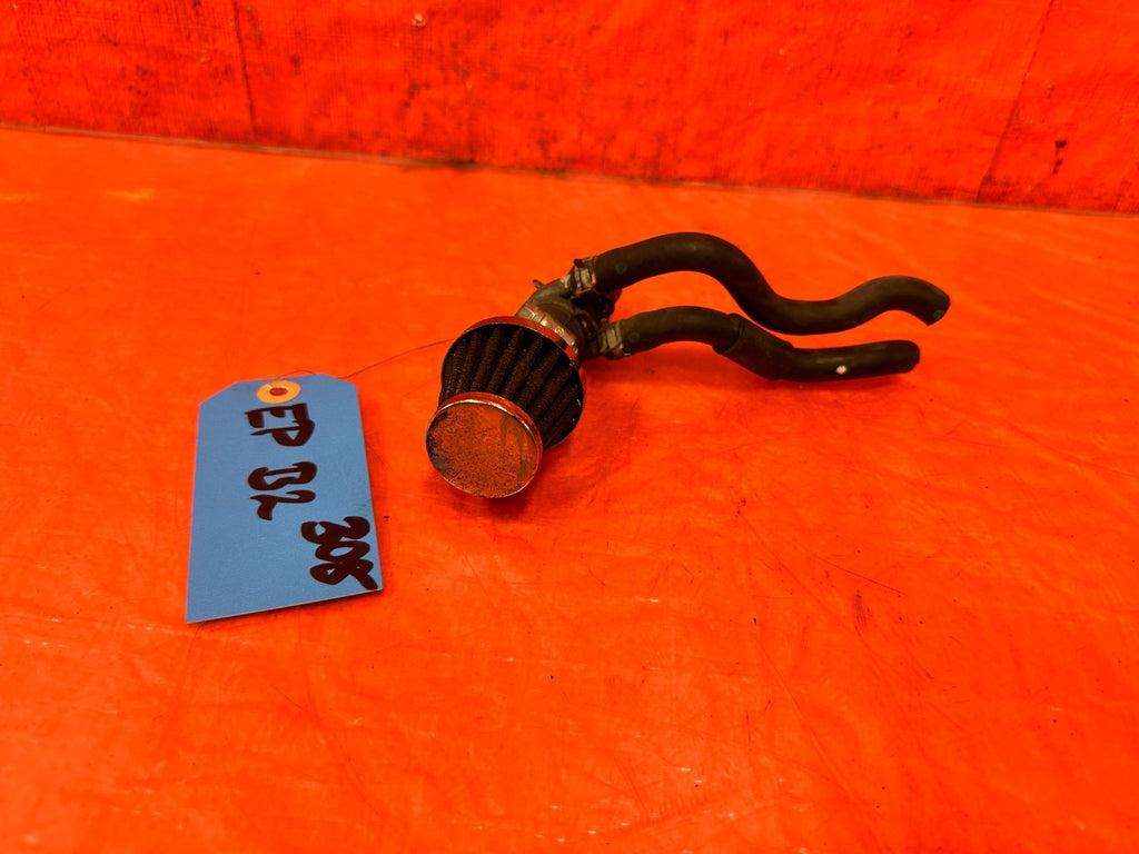 02 05 HONDA CIVIC SI EP3 HATCHBACK   K20A3 ON THE VALVE COVER BREATHER TUBE  3084