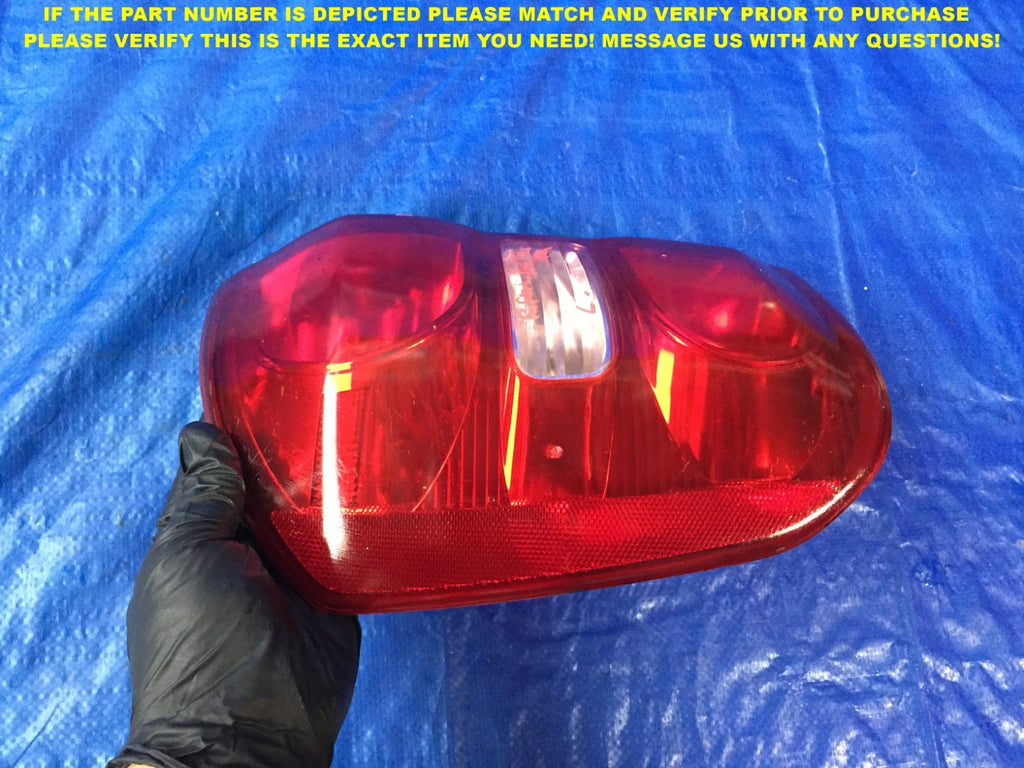 OEM 2004   2005 04 05 TOYOTA RAV4   DRIVER LEFT TAIL LIGHT LAMP L LH4