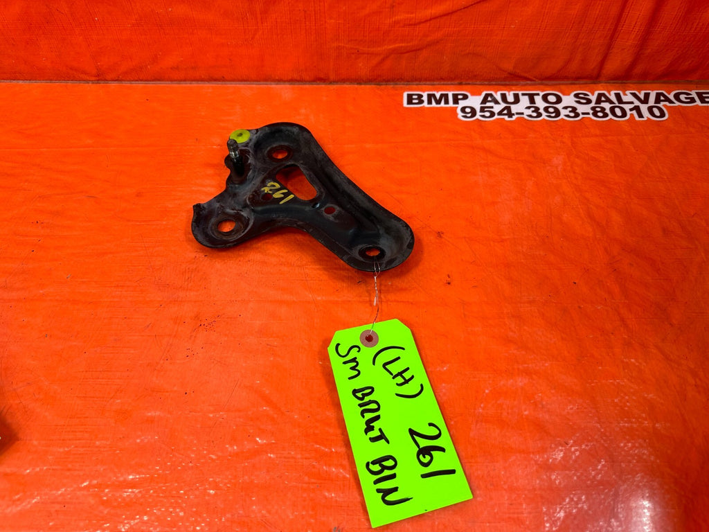 02 10 LEXUS SC430   LEFT SUBFRAME BRACKET CROSSMEMBER PLATE   OEM #2610