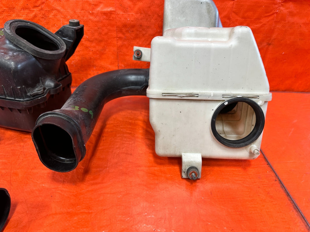 94-01 ACURA INTEGRA NON VTEC FACTORY AIR INTAKE FILTER BOX HOUSING W ARM OEM 3092