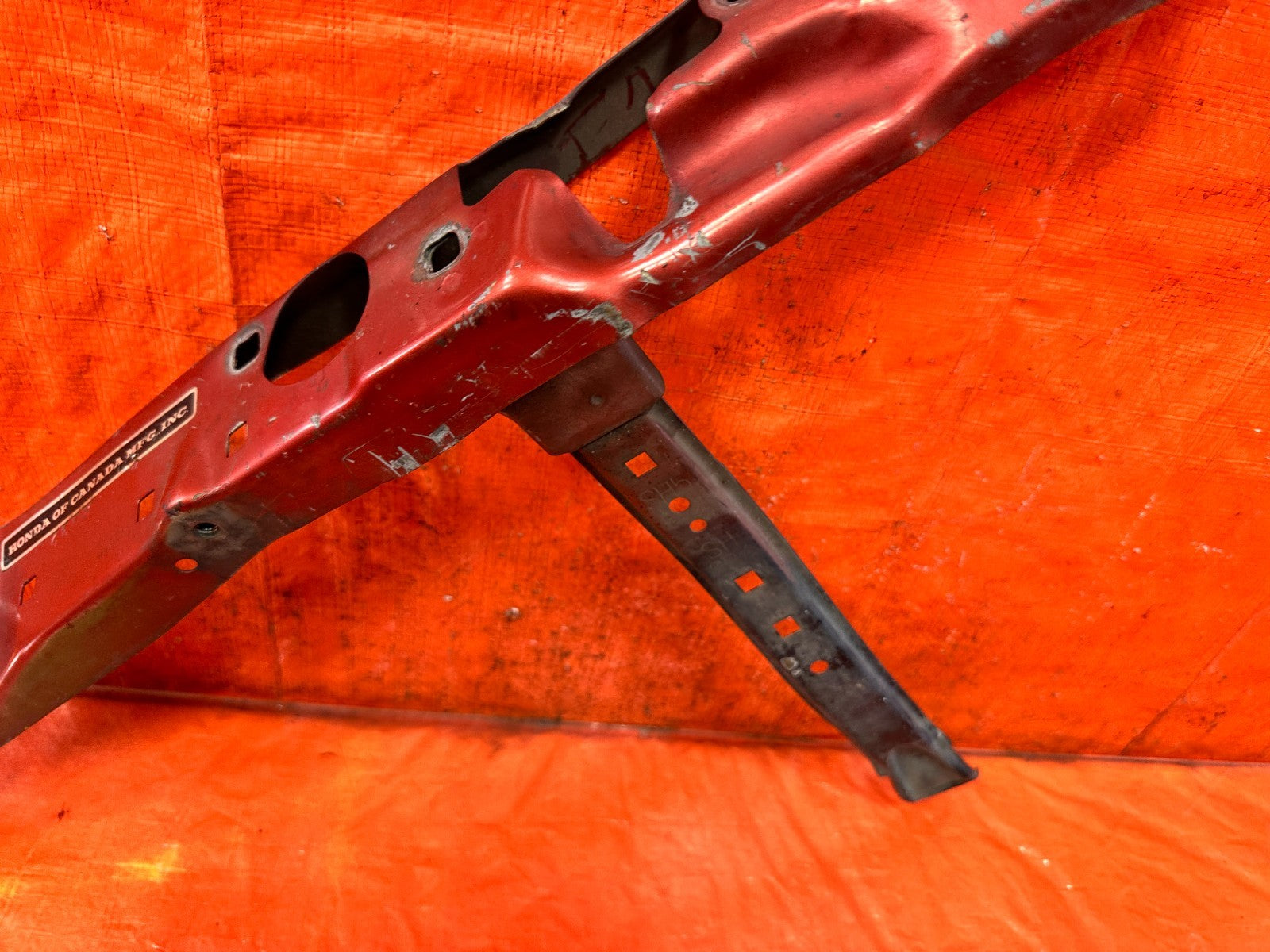 90 91 HONDA CIVIC HATCHBACK   CENTER RADIATOR SUPPORT T BRACKET   OEM 3175