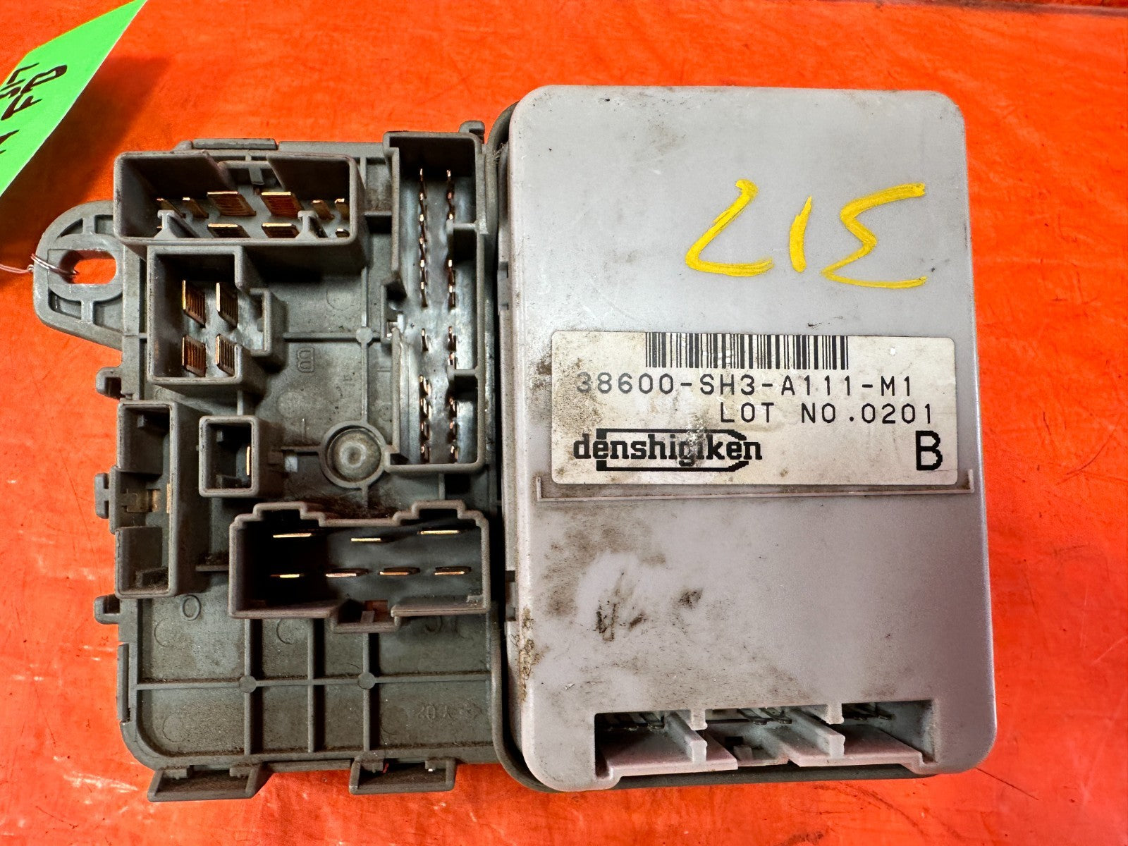 90 91 HONDA CIVIC HATCHBACK   INTERIOR CABIN UNDER DASH FUSE BOX PANEL   OEM 3174