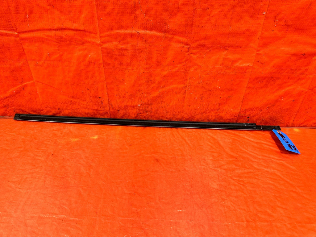 04 08 ACURA TSX DRIVER LEFT FRONT EXTERIOR WINDOW GLASS TRIM   OEM FACTORY #3045
