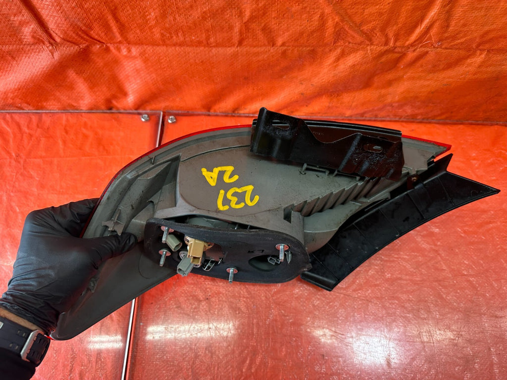 06 08 CIVIC 2D COUPE   DRIVER LEFT TAIL LIGHT LAMP   OEM FACTORY OE #2376