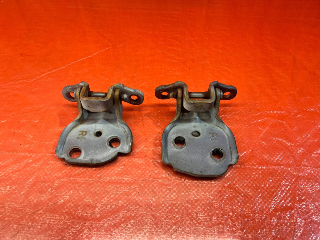 90 93 ACURA INTEGRA   PASSENGER RIGHT FRONT DOOR HINGE SET UPPER LOWER OEM #1540