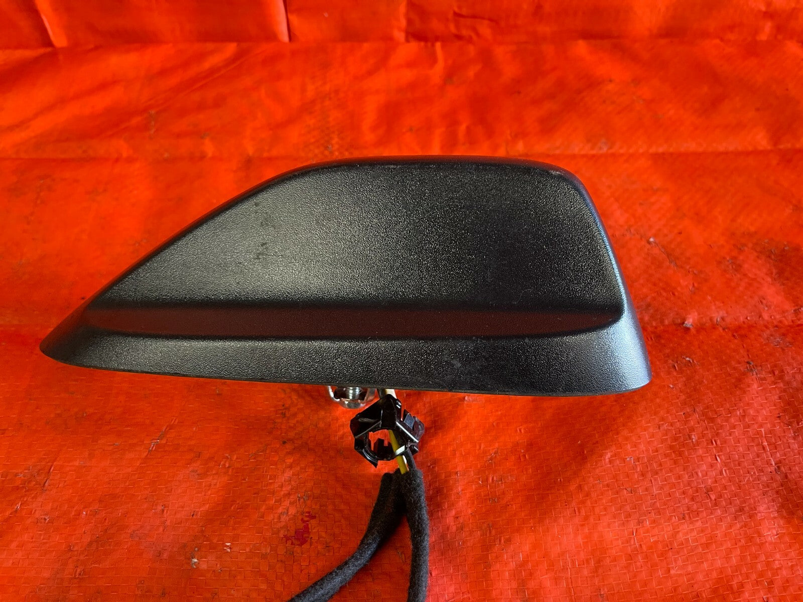 19 20 JEEP GRAND CHEROKEE   BASE CABLE AND BRACKET ANTENNA   68306633AA   OEM 5