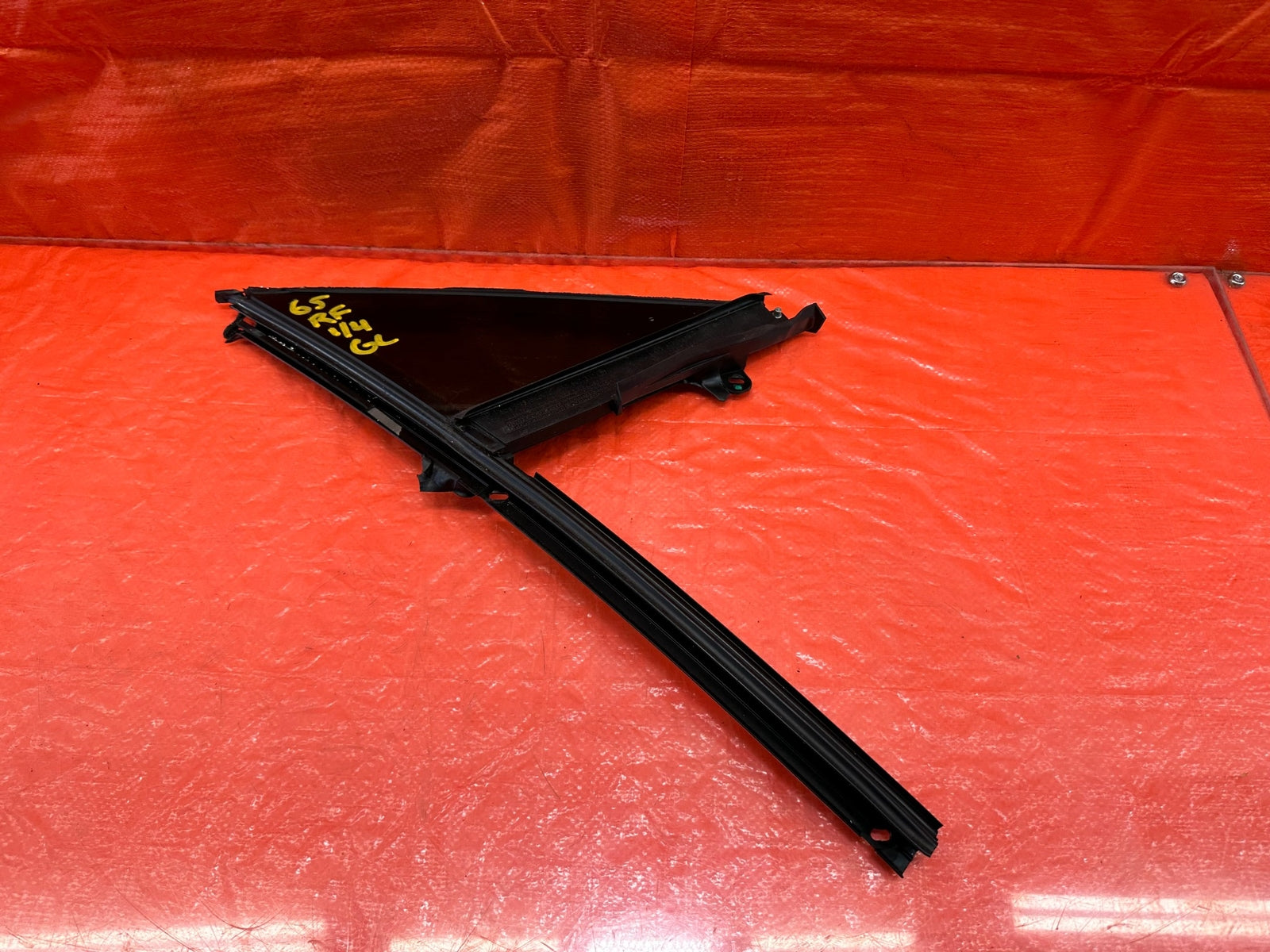 10 16 PORSCHE PANAMERA   PASSENGER RIGHT FRONT   DOOR GLASS QUARTER VENT OEM #650